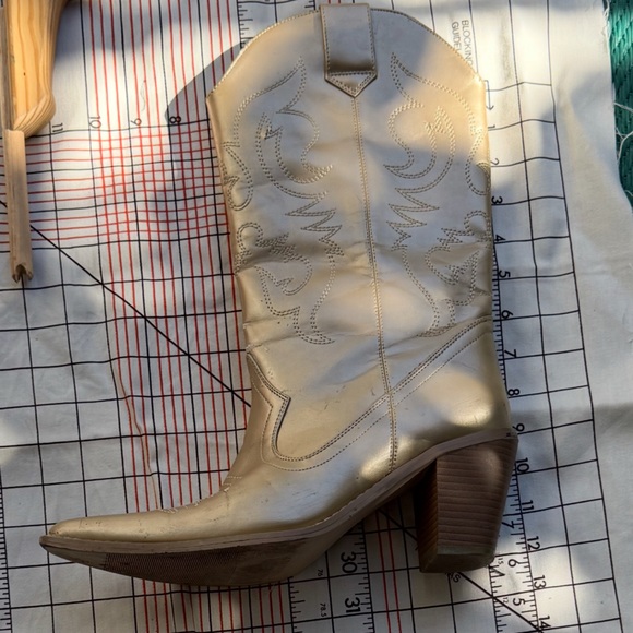 ⭐️ COWBOY mid Boots, SODA, Bronze Gold ‘Dust’ size 8/8.5 - Picture 13 of 14